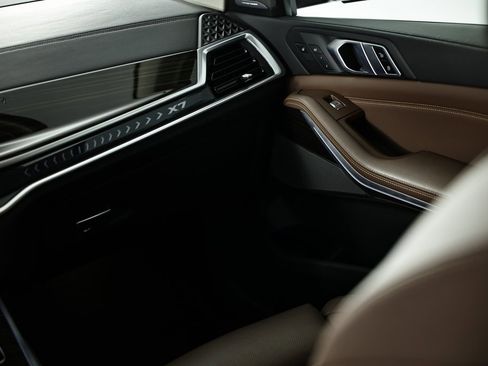 Used 2023 BMW X7 xDrive40i w/ Executive Package image 31