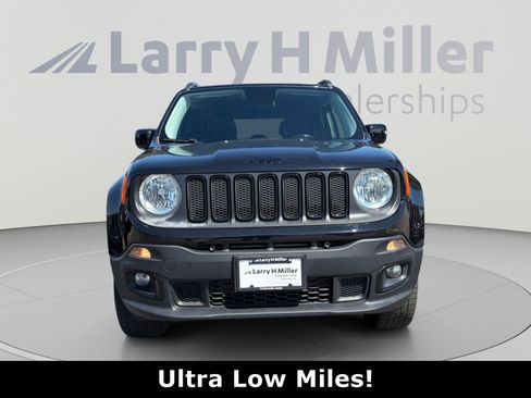 Used 2017 Jeep Renegade Altitude AWD/4WD image 8
