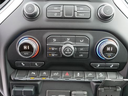 Used 2020 Chevrolet Silverado 1500 LT Trail Boss image 23