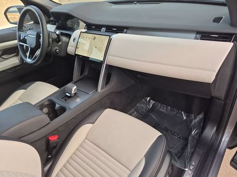 Used 2025 Land Rover Discovery Sport Dynamic SE AWD/4WD image 20