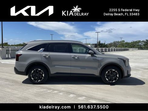 New 2026 Kia Sorento S image 2