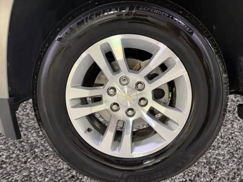 Used 2018 Chevrolet Suburban LT w/ Texas Edition Package RWD image 21