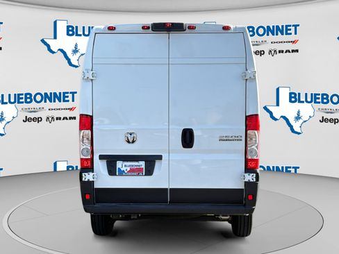 Used 2026 RAM ProMaster 2500 w/ Convenience Group FWD image 6