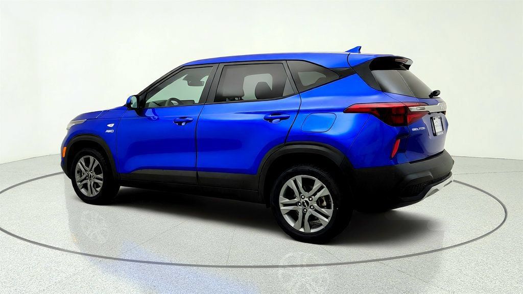 Used 2023 Kia Seltos LX AWD/4WD image 7