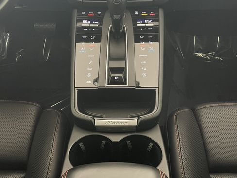 Used 2024 Porsche Macan GTS image 20