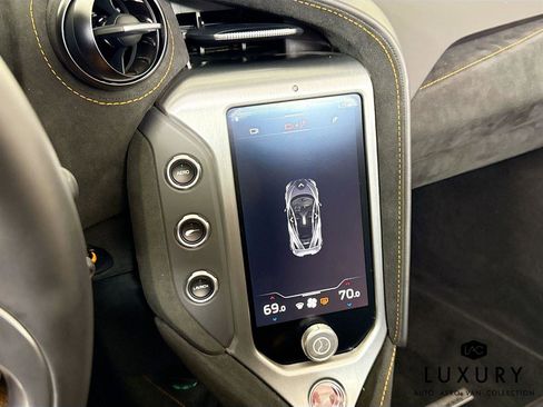 Used 2024 McLaren 750S Spider image 9