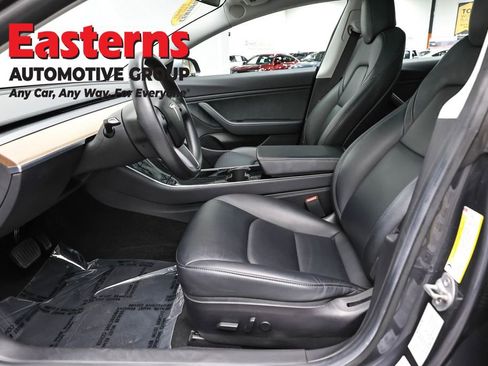 Used 2019 Tesla Model 3 Standard Range image 14