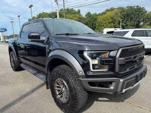 Used 2019 Ford F150 Raptor w/ Equipment Group 802A Luxury AWD/4WD image 3