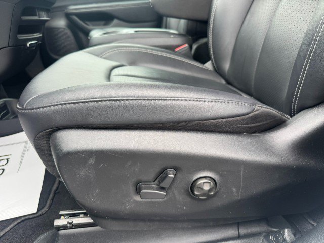 Used 2026 Chrysler Pacifica Select FWD image 16