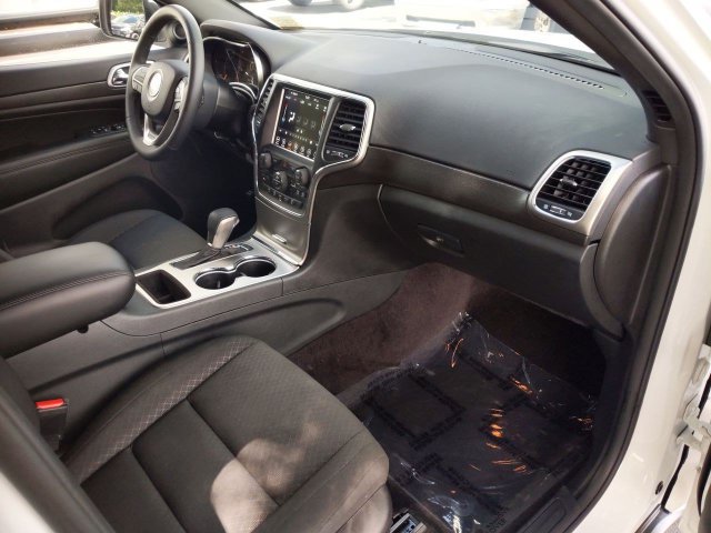 Certified 2018 Jeep Grand Cherokee Laredo RWD image 40