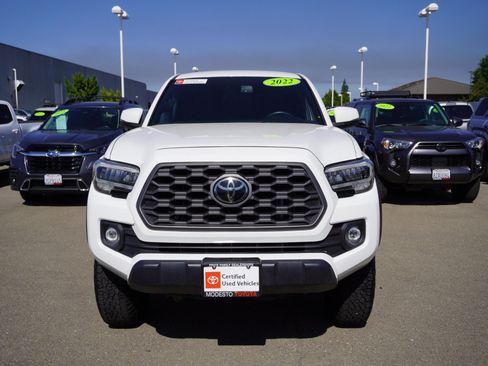 Used 2022 Toyota Tacoma TRD Off-Road w/ Technology Package AWD/4WD image 6