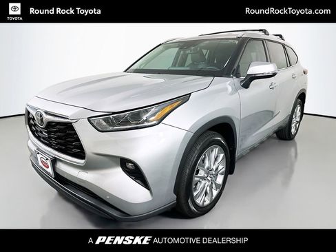 Used 2023 Toyota Highlander Limited FWD image 1