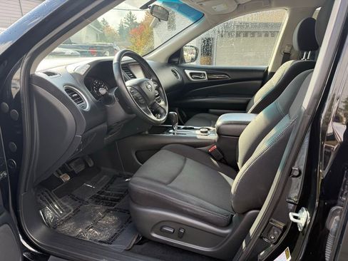 Used 2020 Nissan Pathfinder SV image 15