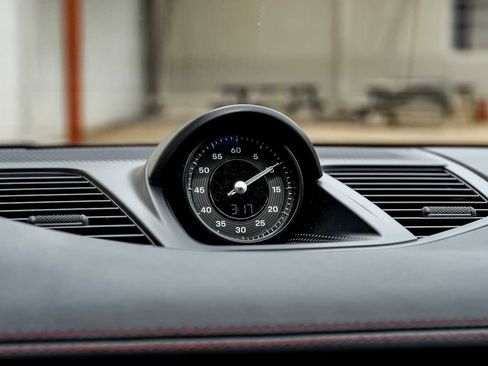 Used 2024 Porsche Panamera RWD image 25