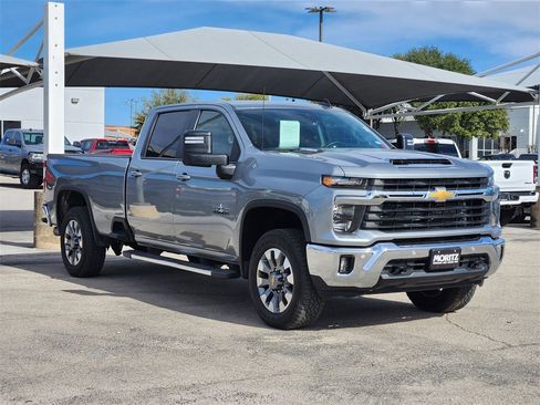 Certified 2025 Chevrolet Silverado 3500 LT w/ Texas Edition image 3