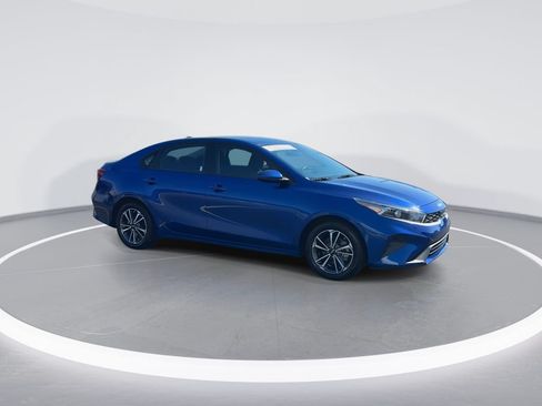 Used 2024 Kia Forte LXS FWD image 2