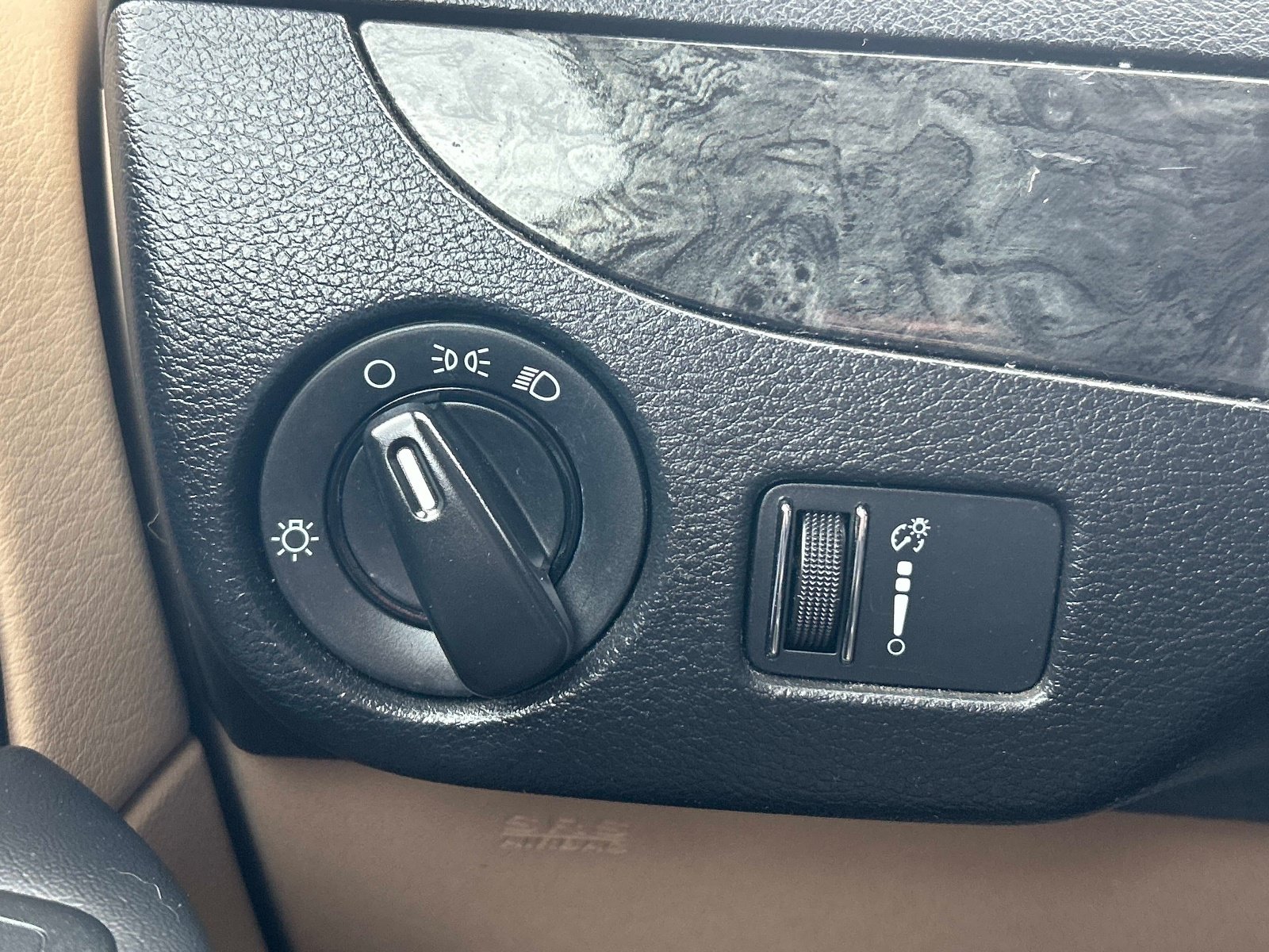 Used 2014 Dodge Grand Caravan SXT FWD image 29