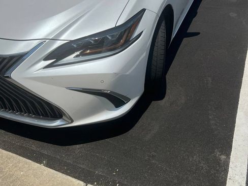 Used 2019 Lexus ES 350 Ultra Luxury w/ Accessory Package FWD image 1