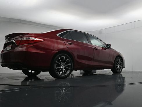 Used 2016 Toyota Camry XSE w/ Moonroof Package FWD image 38