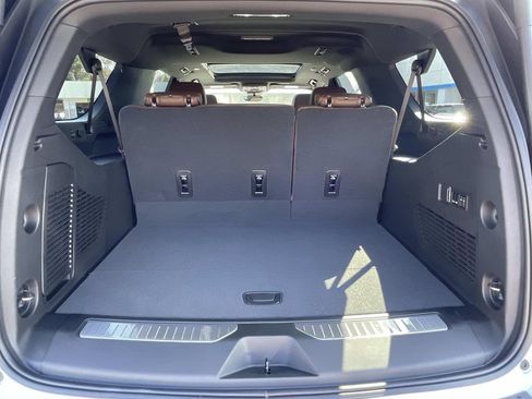 New 2026 Chevrolet Suburban High Country image 10