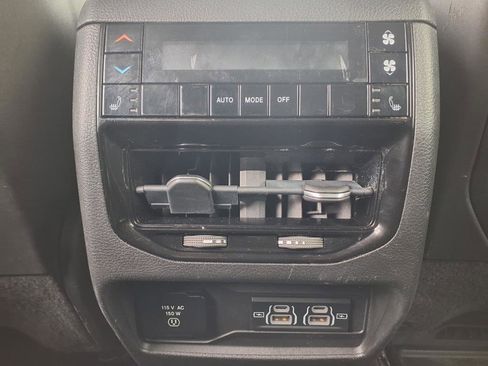 Certified 2022 Jeep Grand Cherokee L Limited image 16