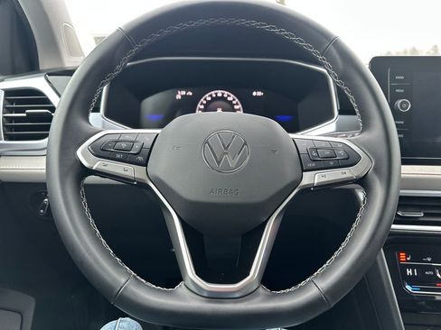 New 2025 Volkswagen Taos SE image 7