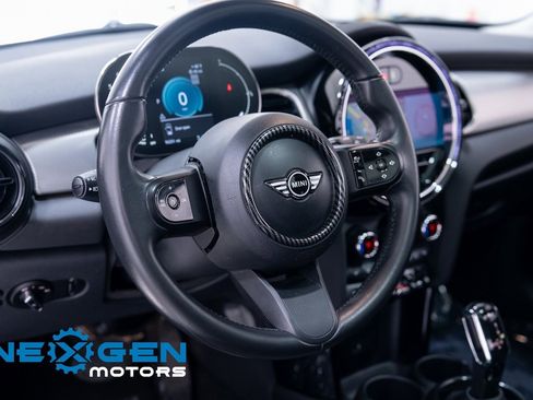 Used 2023 MINI Cooper 2-Door Hardtop image 22