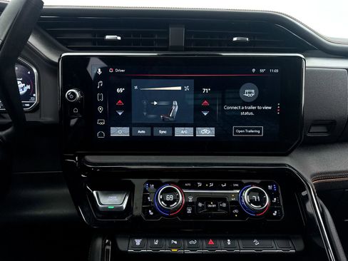 Used 2025 GMC Sierra 2500 AT4 w/ AT4 Premium Plus Package image 24