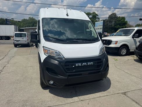 Used 2026 RAM ProMaster 2500 w/ Convenience Group FWD image 4