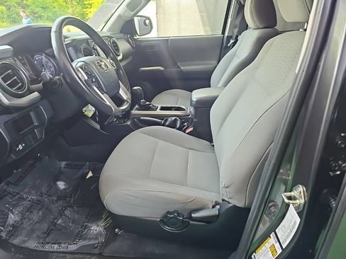 Used 2016 Toyota Tacoma SR5 w/ SR5 Appearance Package (SN) AWD/4WD image 37