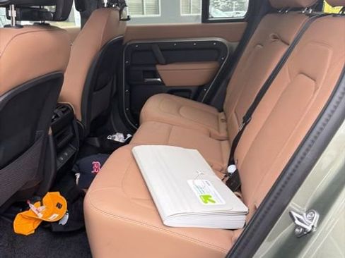 Used 2025 Land Rover Defender 110 X-Dynamic SE image 23