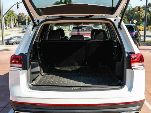 Used 2023 Volkswagen Atlas SE AWD/4WD image 25