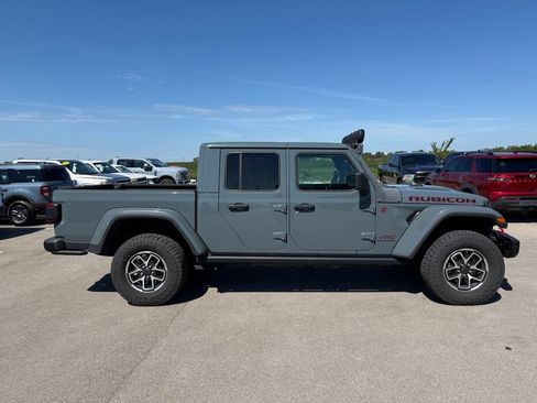 Used 2025 Jeep Gladiator Rubicon AWD/4WD image 10