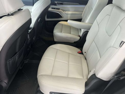 Used 2025 Kia Telluride SX w/ SX Captain's Chair Package AWD/4WD image 7