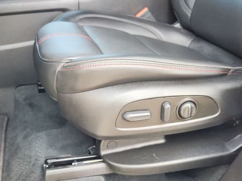 Used 2022 Chevrolet Traverse RS FWD image 23