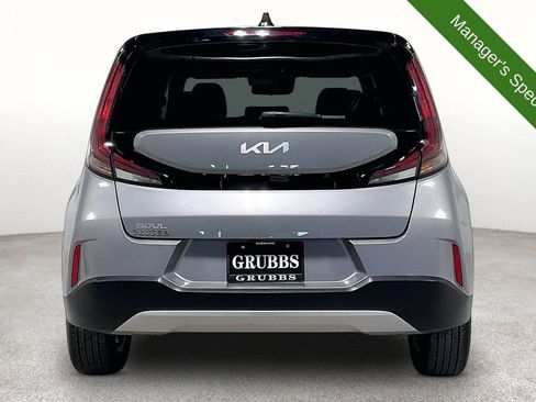 Used 2025 Kia Soul LX w/ LX Technology Package FWD image 5