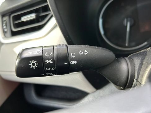Used 2023 Toyota RAV4 XLE Premium FWD image 22