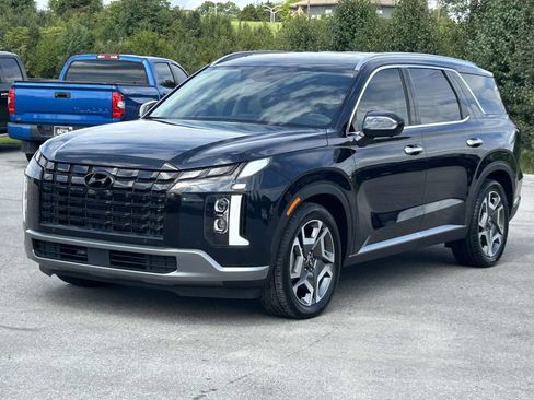 Used 2024 Hyundai Palisade SEL w/ Premium Package FWD image 3