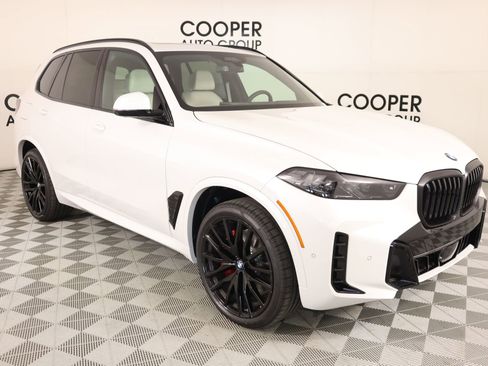 New 2026 BMW X5 xDrive40i w/ M Sport Package AWD/4WD image 1