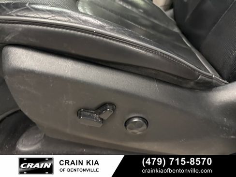 Used 2019 Chrysler Pacifica Limited image 18