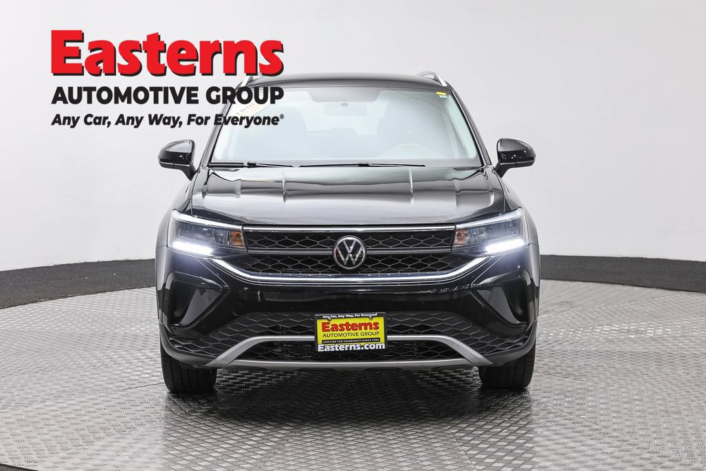 Used 2022 Volkswagen Taos SE AWD/4WD image 3