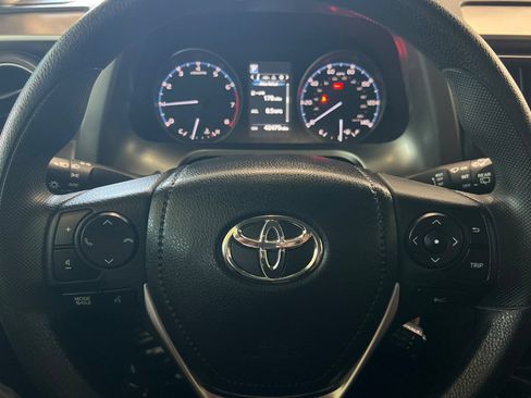 Used 2018 Toyota RAV4 LE w/ All Weather Liner Package FWD image 21