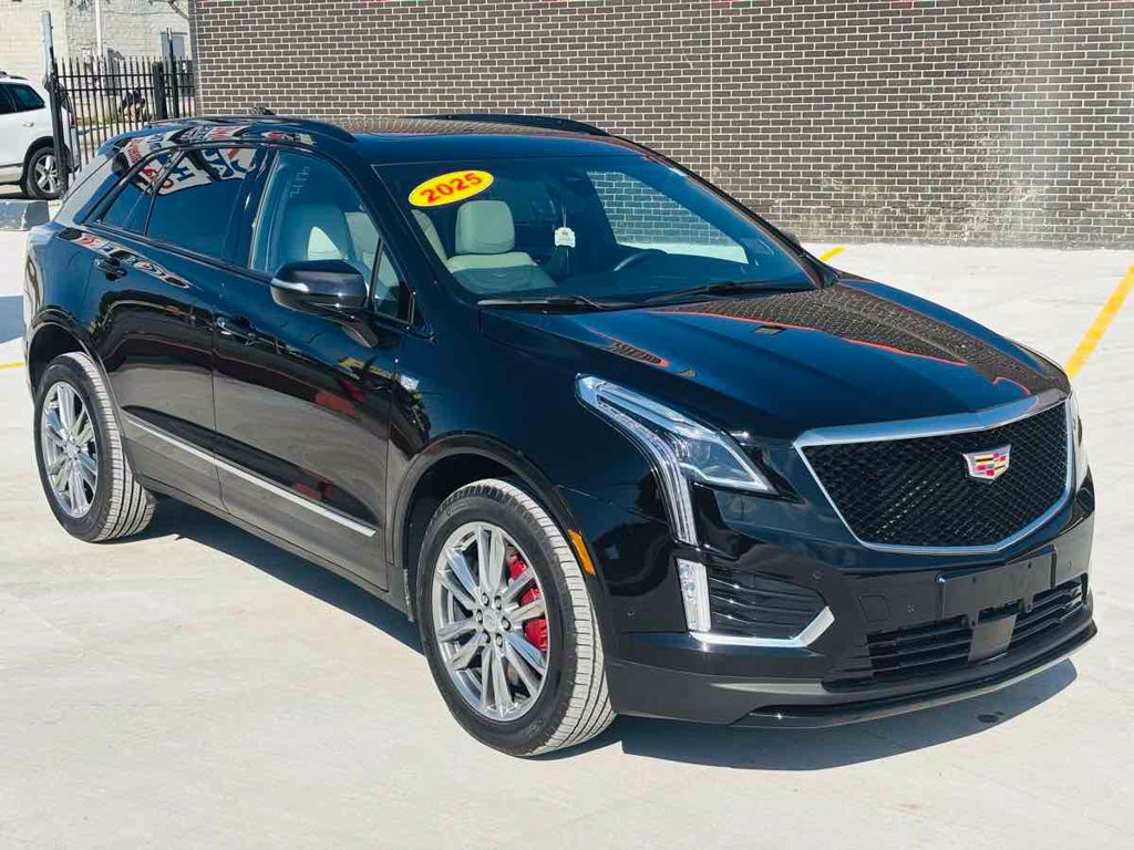 Used 2025 Cadillac XT5 Sportv w/ Technology Package AWD/4WD image 2