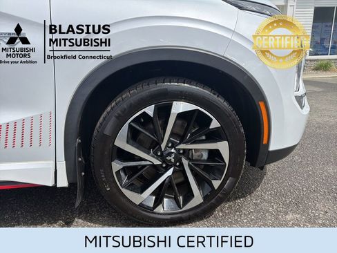 Used 2023 Mitsubishi Outlander 4WD Plug-In Hybrid image 3