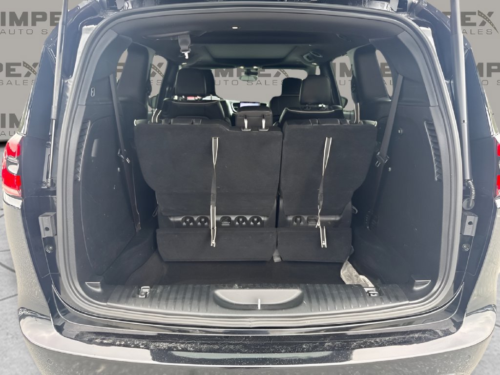 Used 2025 Chrysler Pacifica Limited FWD image 21