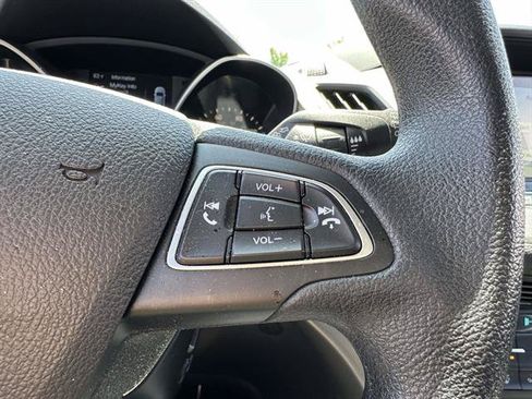 Used 2019 Ford Escape SE AWD/4WD image 14