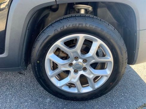 Used 2015 Jeep Renegade Latitude image 29