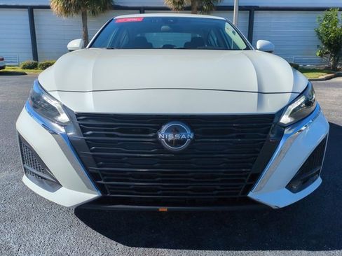 Used 2023 Nissan Altima 2.5 SV image 9