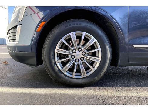 Used 2018 Cadillac XT5 Luxury w/ Driver Awareness Package image 8