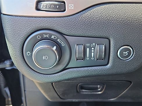 Used 2022 Jeep Cherokee Latitude Lux image 15